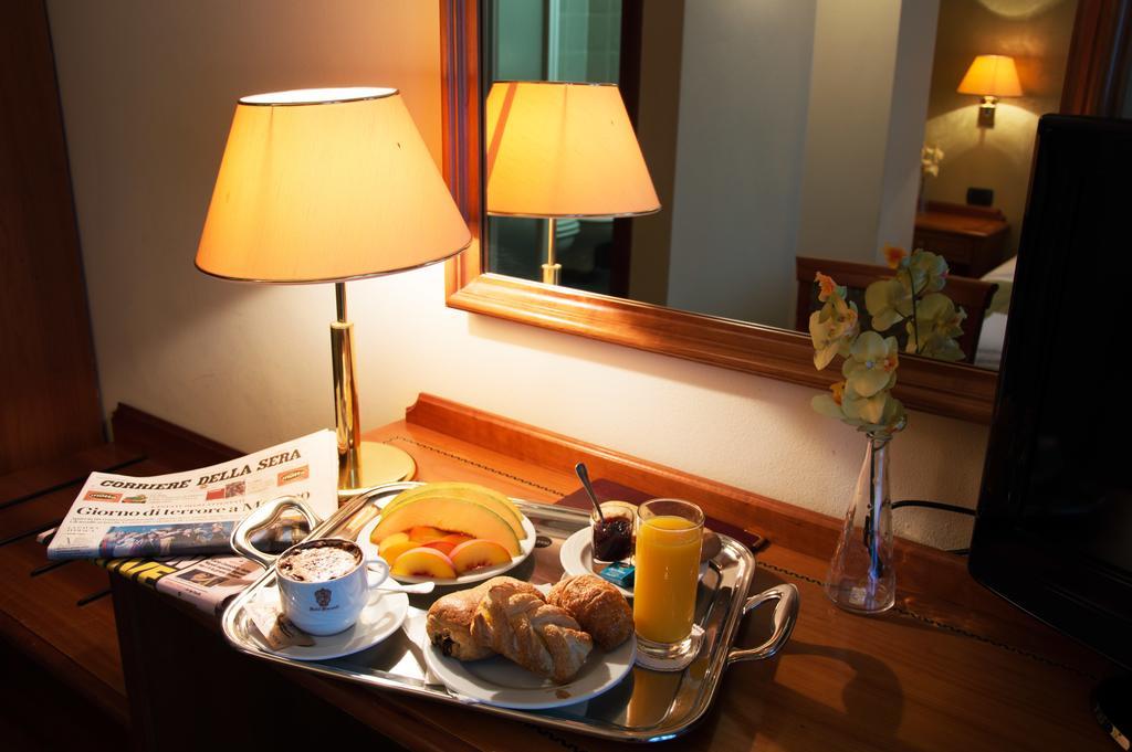 Hotel Visconti เมลโซ ภายนอก รูปภาพ