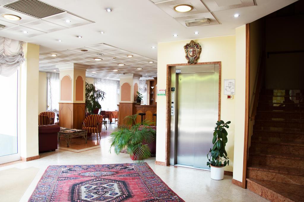 Hotel Visconti เมลโซ ภายนอก รูปภาพ